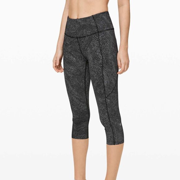 Lululemon Fast & Free Crop II Nulux 19" in Free Spirit Ice Grey Black size 4 - Picture 1 of 7
